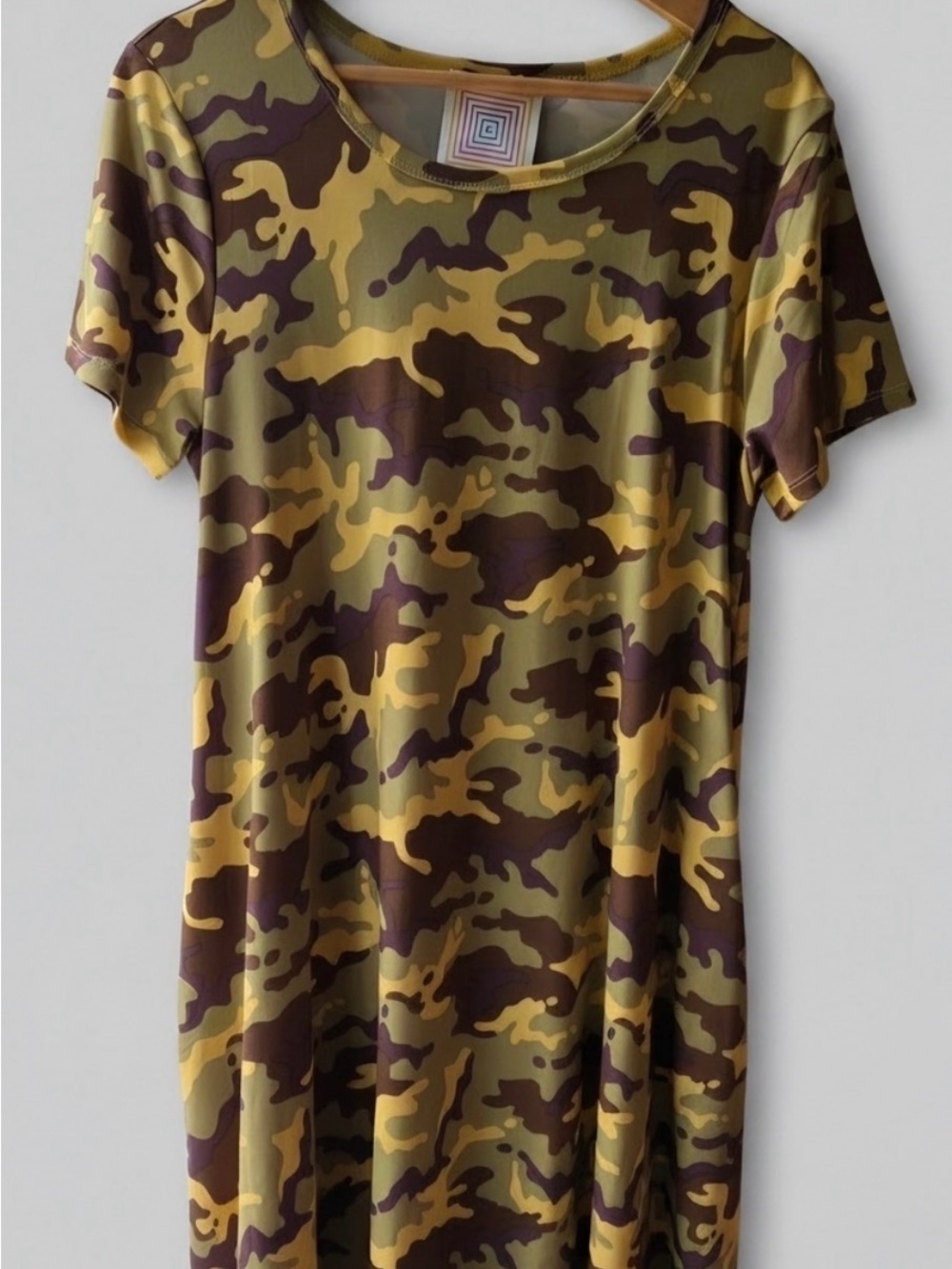 Camo Short-Sleeve Top w/pockets- Green/Brown